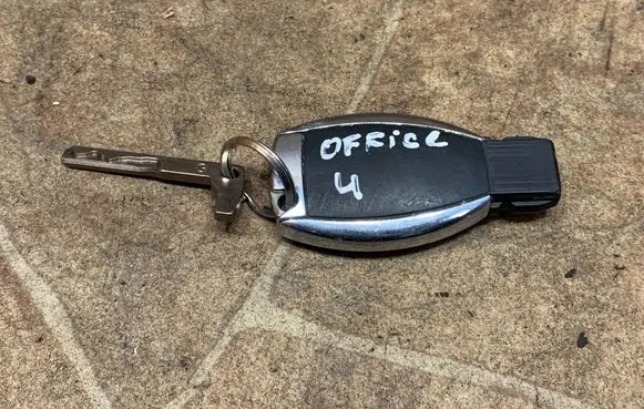 Mercedes-Benz ML W164 Ignition key/card 