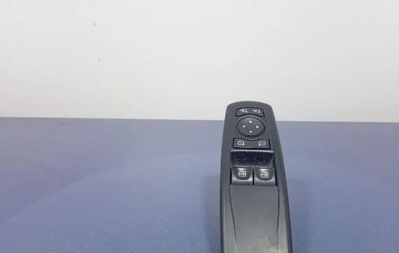 Renault Megane III Electric window control switch 809610009R