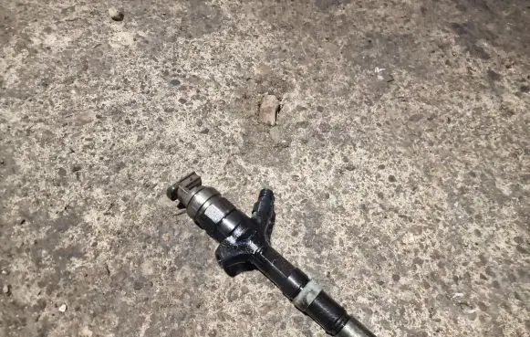 Toyota Corolla E120 E130 Fuel injector 236700G010