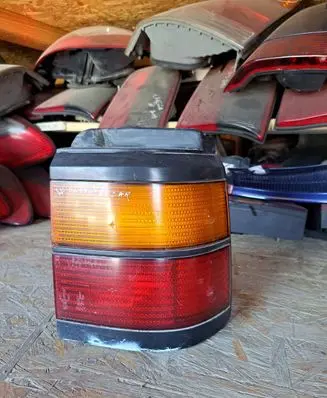 Volkswagen PASSAT B3 Rear/tail lights 333945112