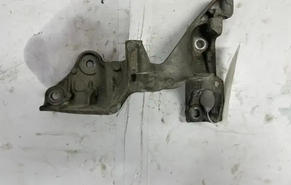 Renault Talisman EGR valve cooler bracket 147174072R