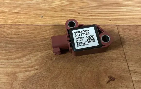 Volvo V50 Airbag deployment crash/impact sensor 30737138 8840A7