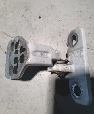 Land Rover Range Rover Evoque L538 Front door lower hinge 1120031