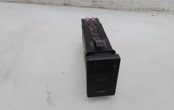 Volkswagen PASSAT B5.5 Windscreen/window heater switch