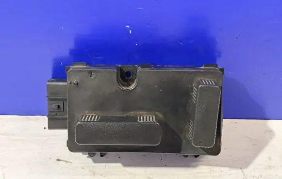 Chevrolet Tahoe Seat control switch 12450166