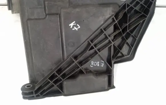 BMW 1 F40 Battery box tray cover/lid 7473113