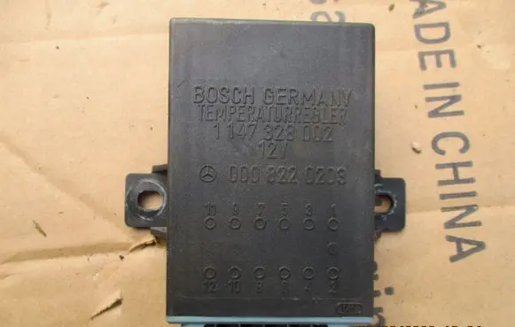 Mercedes-Benz S W126 Charging relay A0008220203