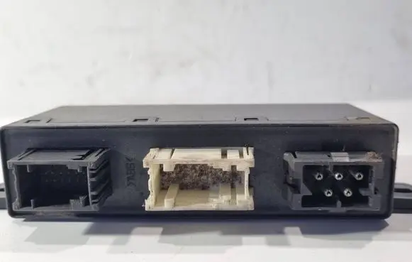 BMW 5 E39 Comfort/convenience module 689667 437FT0036 179700