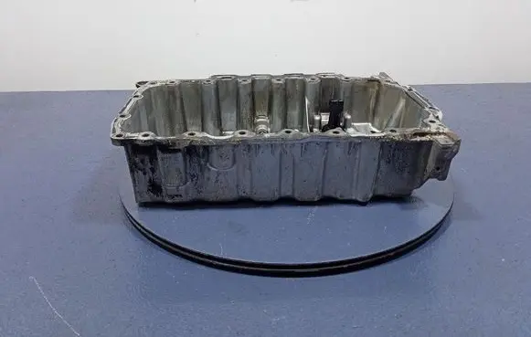 Skoda Octavia Mk3 (5E) Oil sump 04L103603C
