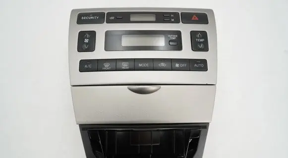 Toyota Corolla E120 E130 Climate control unit 8865013050 7411112230 554111A240