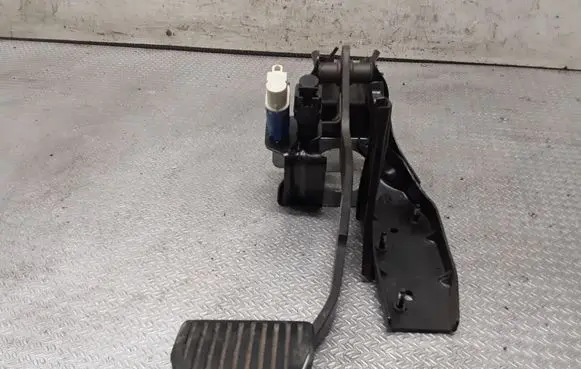 Volvo S80 Brake pedal 