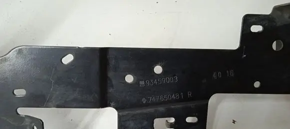 Opel Vivaro Bracket in trunk/boot 747650481R