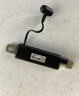 Chrysler Grand Voyager V Aerial antenna amplifier 05064324AC