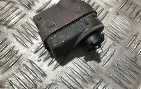 Peugeot 406 Headlight level adjustment motor 