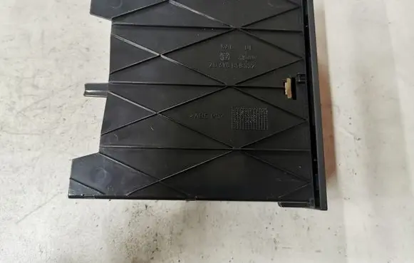 Skoda Superb B5 (3U) Dashboard storage box/compartment 6Y0858332