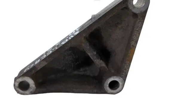 Subaru Legacy Gearbox mounting bracket