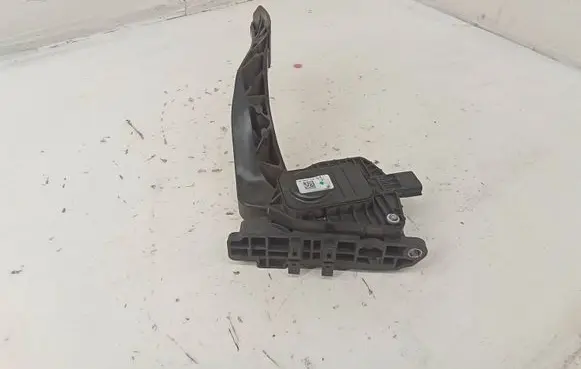 Ford Mondeo MK V Accelerator throttle pedal 697988C M1419 045708