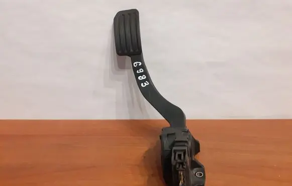 Ford Galaxy Accelerator throttle pedal 6983 6G929F836MD