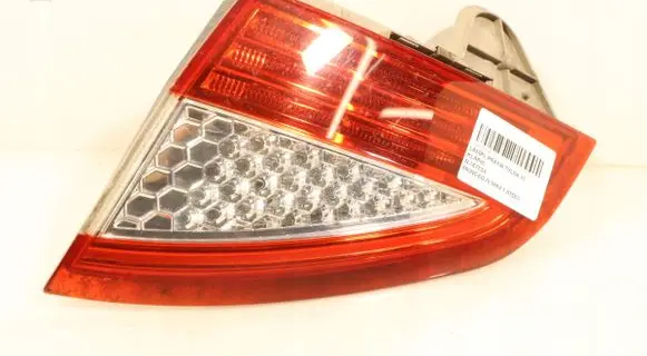 Ford Mondeo MK IV Rear/tail lights E411379