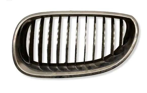 BMW 5 E60 E61 Front bumper upper radiator grill 7027061 51137027061