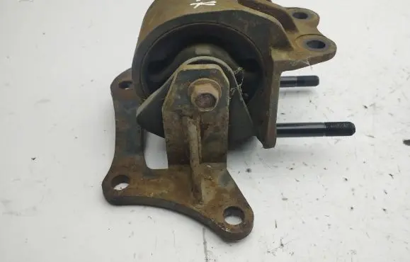 Hyundai Santa Fe Engine mount bracket