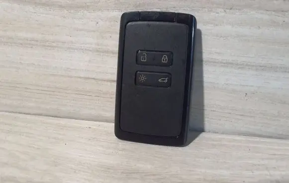 Renault Clio V Ignition key/card 
