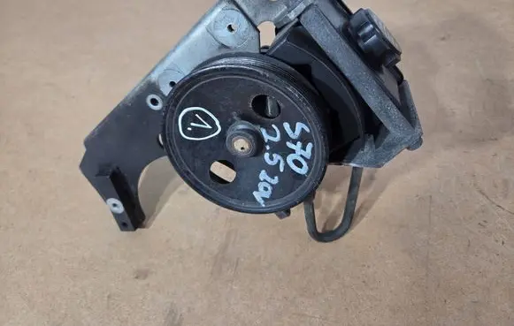 Volvo V70 Power steering pump 346907