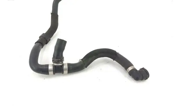 Mercedes-Benz C W204 Engine coolant pipe/hose 3018422 A2048308496