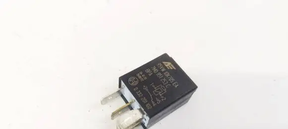 Volkswagen Golf V Other relay 7M0951253C 95VW10K705EA