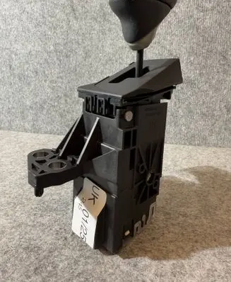 Lexus GS 250 350 300H 450H Gear shifter/selector PA66GF33 75C832RHD