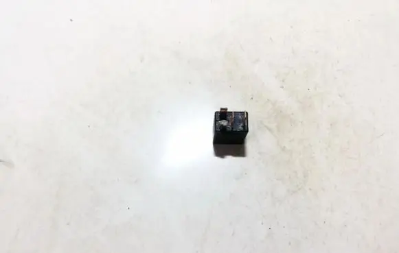 Mitsubishi Colt Other relay mb953382 v23075e1001x1