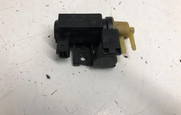 Opel Vivaro Turbo solenoid valve 8200790180 15T055 70181405