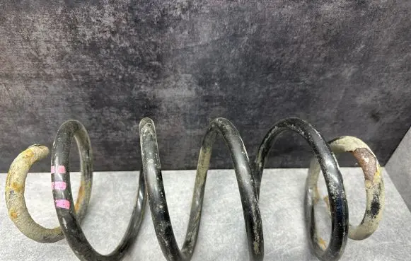 Volkswagen Touran I Front coil spring
