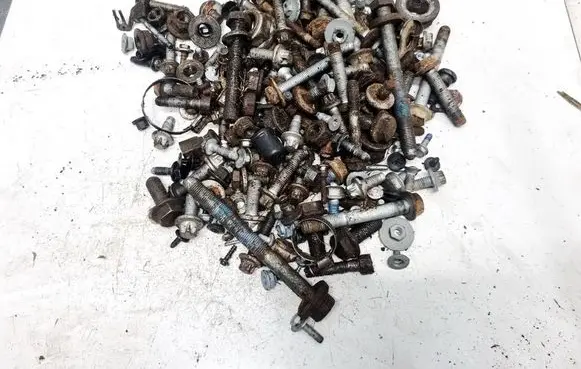 Mercedes-Benz GL X164 Nuts/bolts 
