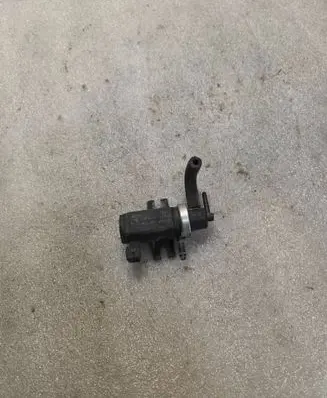 Audi A6 S6 C4 4A Turbo solenoid valve 1H0906627 95T137