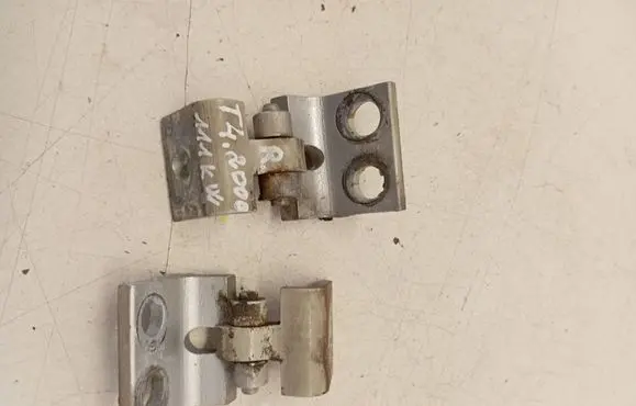 Volkswagen Transporter - Caravelle T4 Front door upper hinge 7D0831401