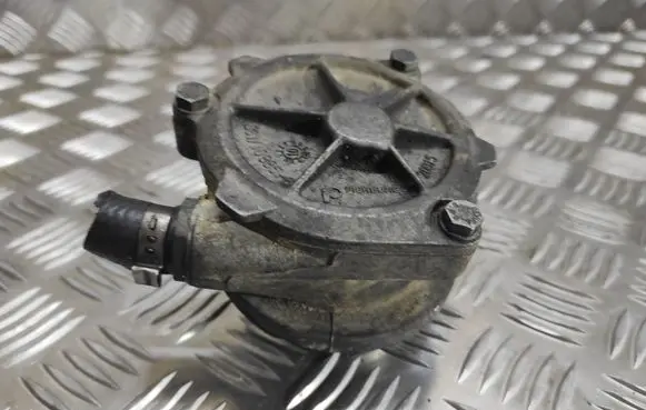 BMW 3 E46 Vacuum pump 2249939 20915