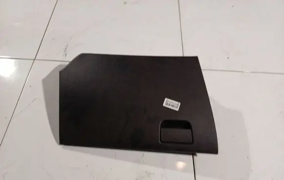Mazda 3 II Glove box