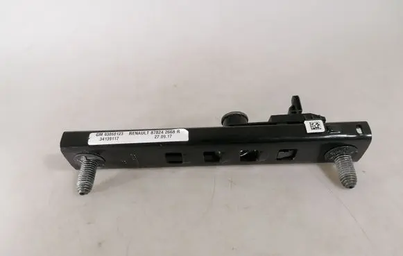 Opel Vivaro Seat belt adjustment rail 878242668R 93868123 34139117
