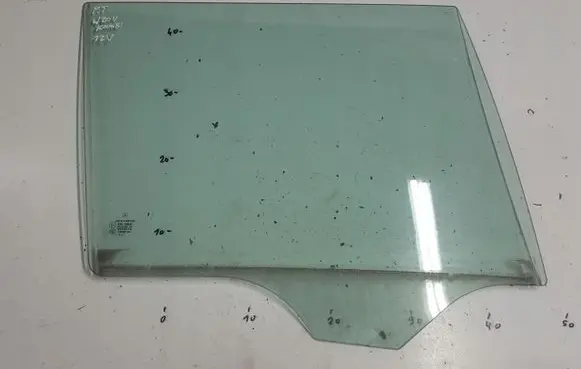 Mercedes-Benz C W204 Sliding door window/glass 