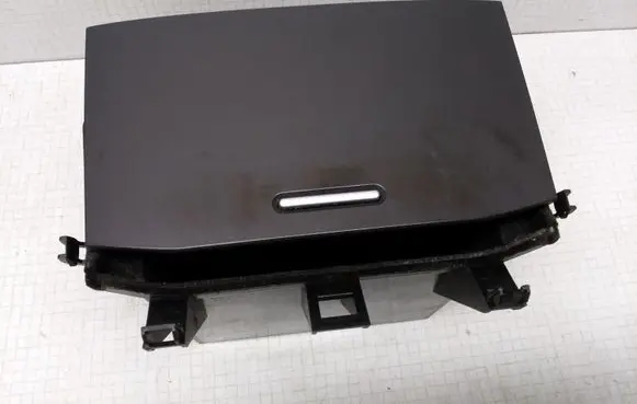 Nissan Primera Glove box 68475BA000