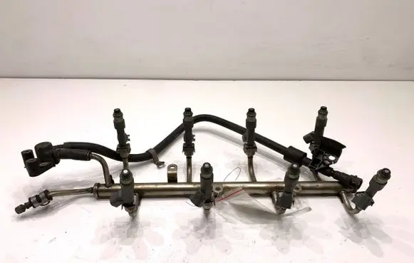 Volvo S80 Fuel main line pipe 8653608