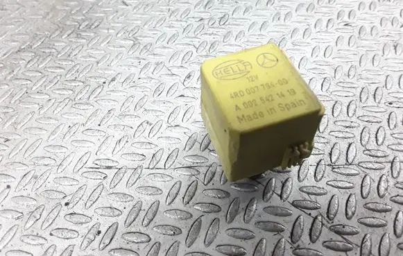 Mercedes-Benz Sprinter W901 W902 W903 W904 Other relay A0025421419