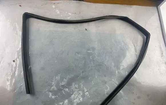 Opel Astra H Rubber seal front door (on door) 000205237