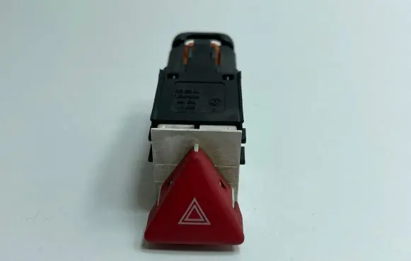 Volkswagen PASSAT B6 Hazard light switch 3C0953509