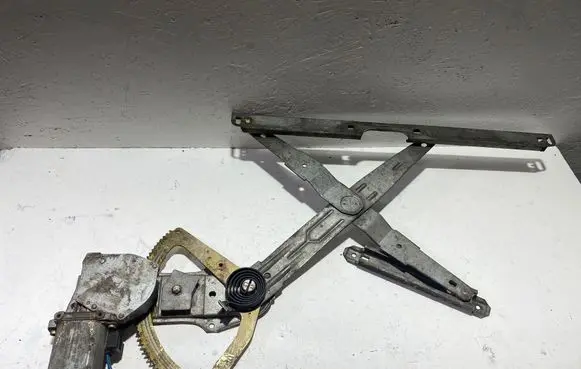 Ford Scorpio Front door window regulator motor 193014000