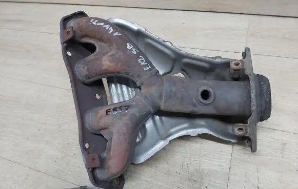 Toyota Corolla E120 E130 Exhaust manifold