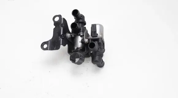 Volkswagen PASSAT B8 Coolant heater control valve 5Q0906457C 5Q0819212