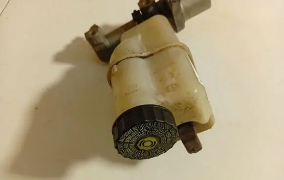 Citroen C5 Brake fluid reservoir 03350885131