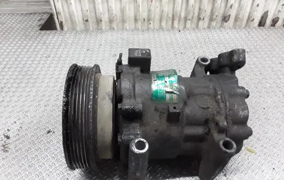 Renault Clio II Air conditioning (A/C) compressor (pump) 8200313744